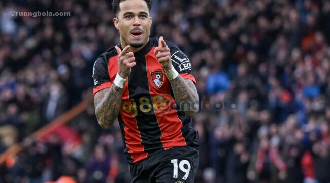 Bournemouth v Nottingham Forest Premier League Justin Kluivert of Bournemouth celebrates scoring during the Premier League match at the Vitality Stadium, Bournemouth UK Newspapers OUT Copyright: xJeremyxLandeyx FIL-21326-0137