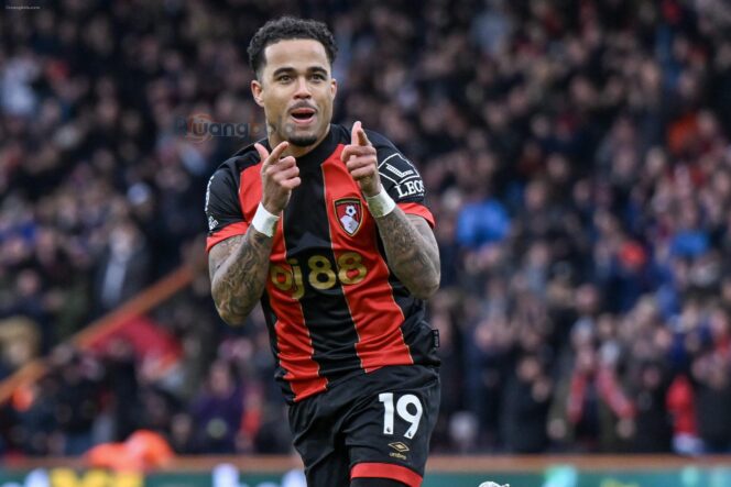 
					Bournemouth v Nottingham Forest Premier League Justin Kluivert of Bournemouth celebrates scoring during the Premier League match at the Vitality Stadium, Bournemouth UK Newspapers OUT Copyright: xJeremyxLandeyx FIL-21326-0137